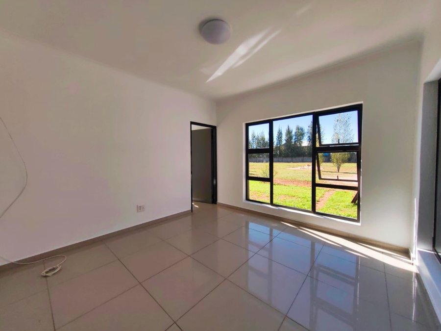 5 Bedroom Property for Sale in Grimbeeck Park North West